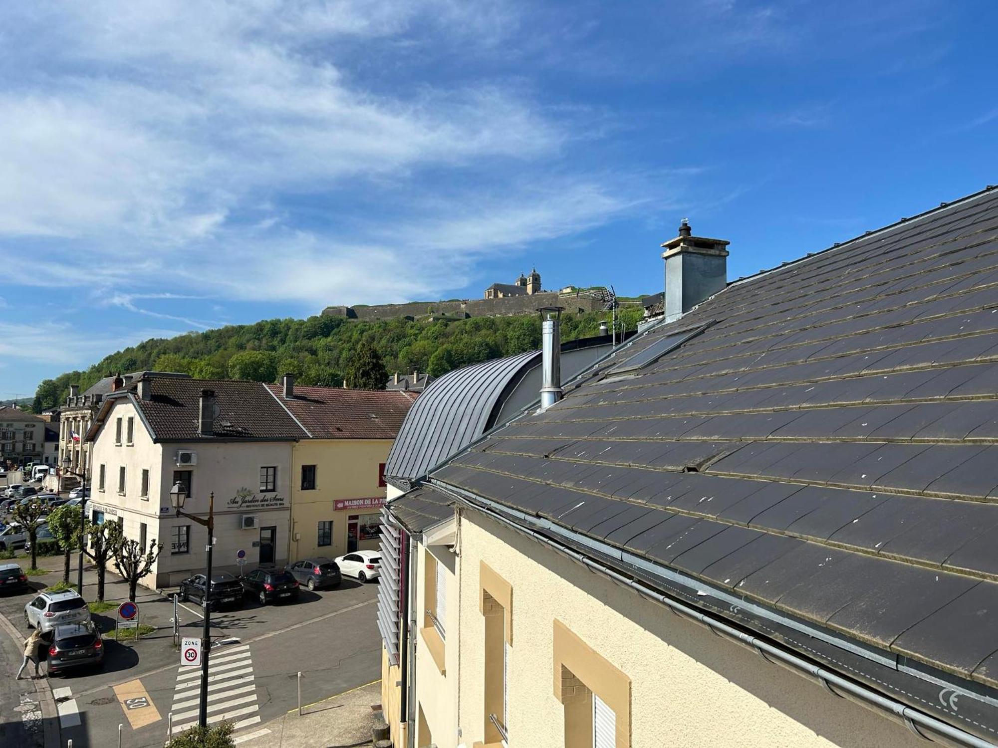 Au Coeur De Montmedy Bed & Breakfast Екстериор снимка